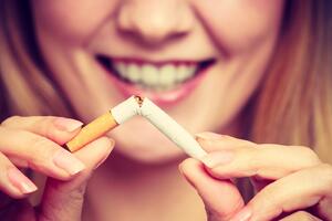 Koja je veza između cigareta i kovida - pet pitanja i odgovora