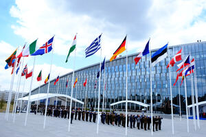 Komandant NATO: Možda će biti potrebno slanje više vojnika u Evropu