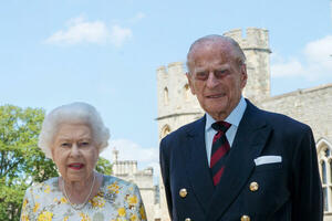 Princ Filip: Fotografija sa kraljicom za njegov 99. rođendan