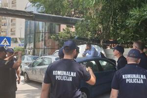 Obustavljeno rušenje pomoćnog objekta u dvorištu Džakovića:...