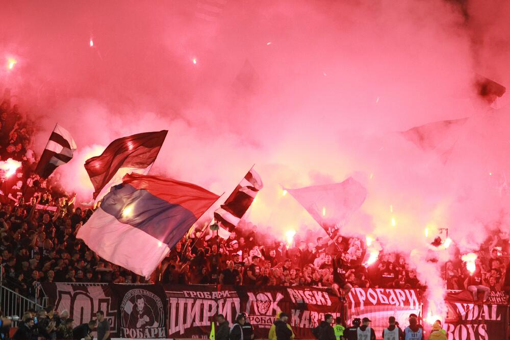 Navijači Partizana na meču Partizan-Crvena zvezda, Foto: BETAPHOTO