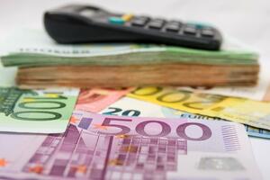 Šest miliona eura za subvencije na reprogram postojećih kredita...