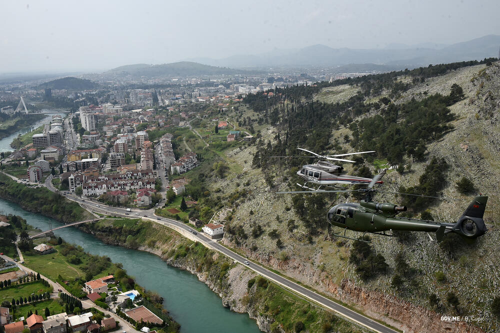 Crnogorski helikopteri iznad Podgorice, Foto: Vlada Crne Gore
