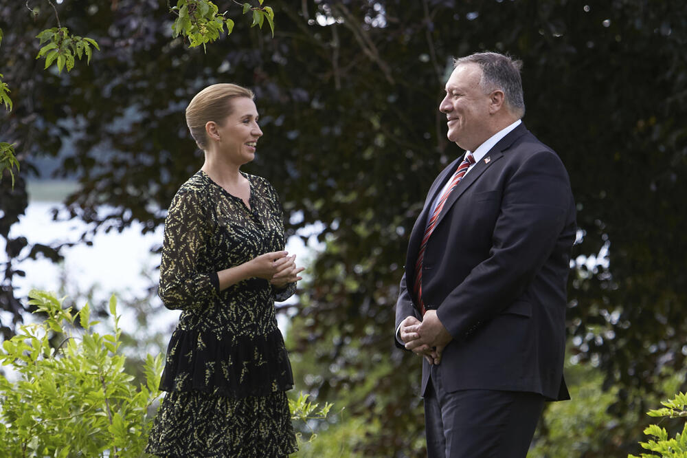 Danska šremijerka Mete Frederiksen i državni sekretar SAD Majk Pompeo, Foto: Thibault Savary/AP