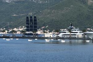"Black Pearl" napustio Tivat i isplovio za Gibraltar