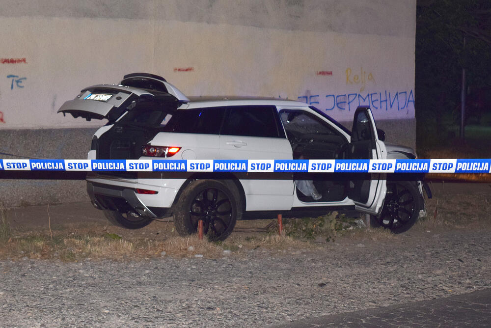 Automobil u kom je ubijen Brajović