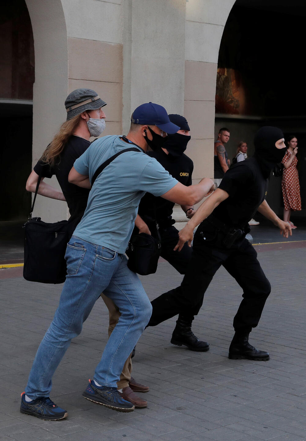  antivladinim protestima prije izbora uhapšeno oko 1.300 demonstranata