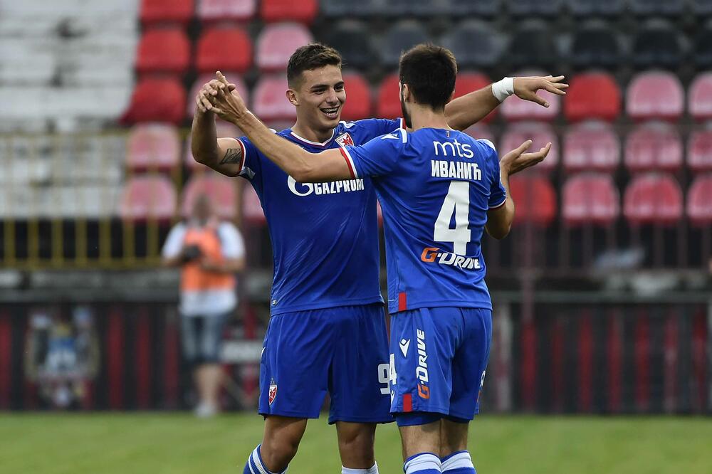 Krstović slavi gol sa Ivanićem, Foto: FK Crvena zvezda