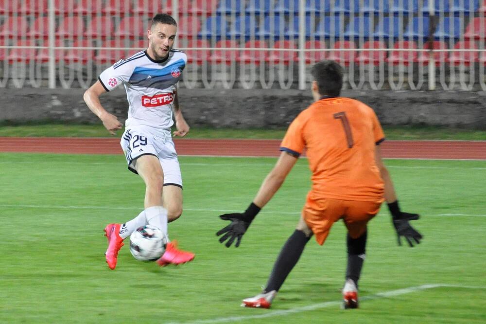 Striković postiže treći gol protiv Titograda, Foto: Dejan Kandić