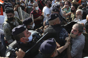 Demonstranti pokušali da dođu do predsjedničke palate u Bejrutu:...