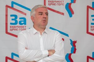 Vučurović: Đukanović pokušava da podigne tenzije, spreman je za...