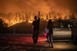 U požarima u Kaliforniji tri osobe poginule, evakuisano 70.000...