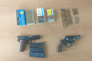 UP: Cetinjska policija oduzela pištolj, revolver, 127 komada...