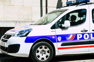 Uhapšen muškarac, noseći mačetu prošao centrom Pariza
