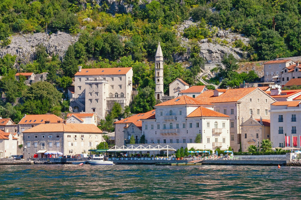 Cars are forbidden in this historic town - Perast
