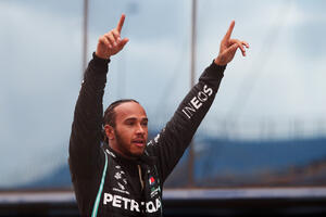 Hamilton: Pregovaram s Mercedesom oko novog ugovora