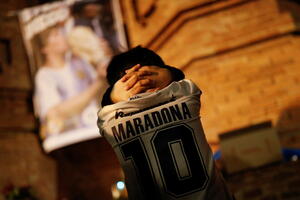 LIVE BLOG Svijet se oprašta od Maradone, emocije na "San Paolu"