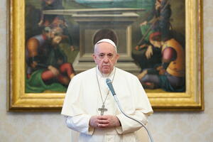 Papa Franjo kritikovao nedovoljan pristup vodi za piće i rasizam