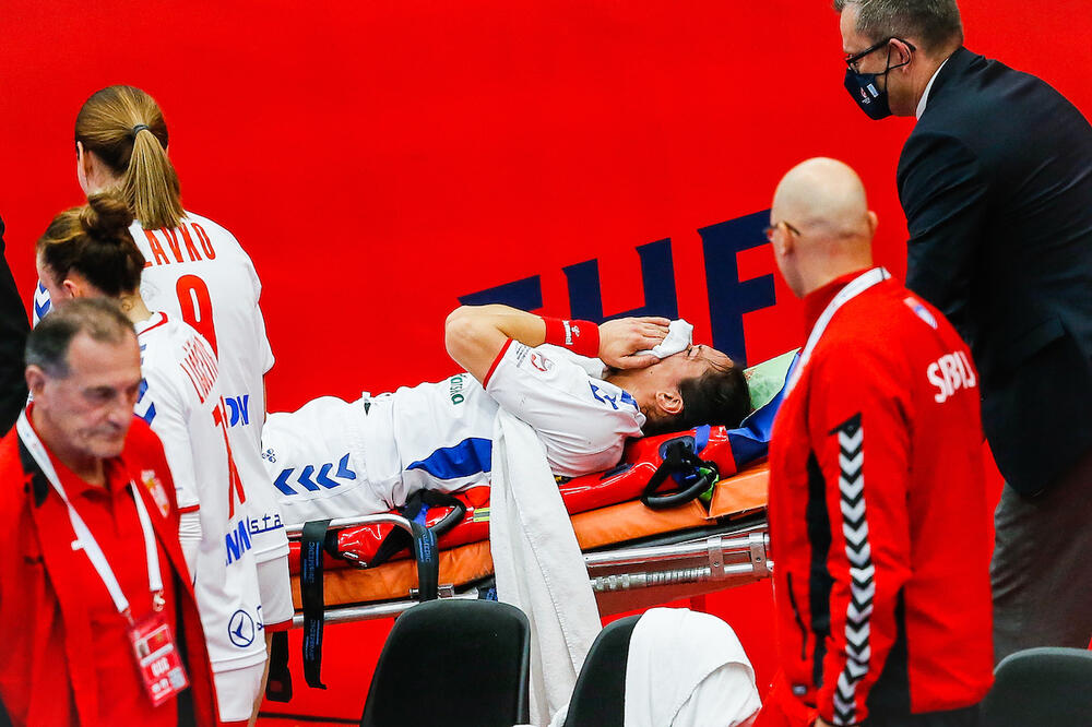 Andrea Lekić nakon povrede protiv Holandije, Foto: Stanko Gruden/kolektiff