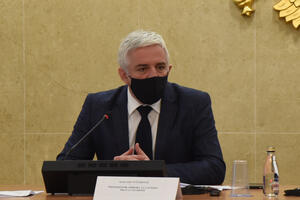 Vučurović: Bez podrške Vladi u kojoj nema Mandića