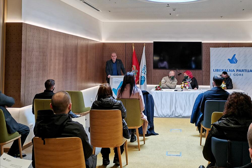 Popović na sjednici Opštinske izborne konferencije LP Nikšića, Foto: Liberalna partija