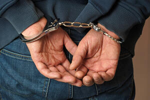 Uhapšen policajac: Osumnjičen za zločin protiv čovječnosti tokom...