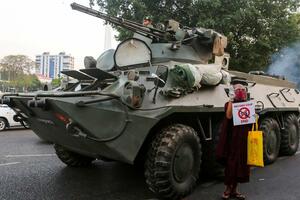 Državni udar u Mjanmaru: Pucnjava i vojska na ulicama