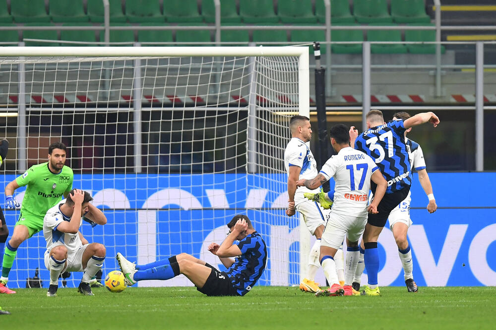 Trenutak odluke: Milan Škrinjar postiže gol možda vrijedan i titule, Foto: Reuters