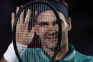 Federer se prerano vratio: Odustao od turnira u Dubaiju