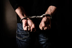 Budva: Uhapšen osumnjičeni za uličnu prodaju narkotika
