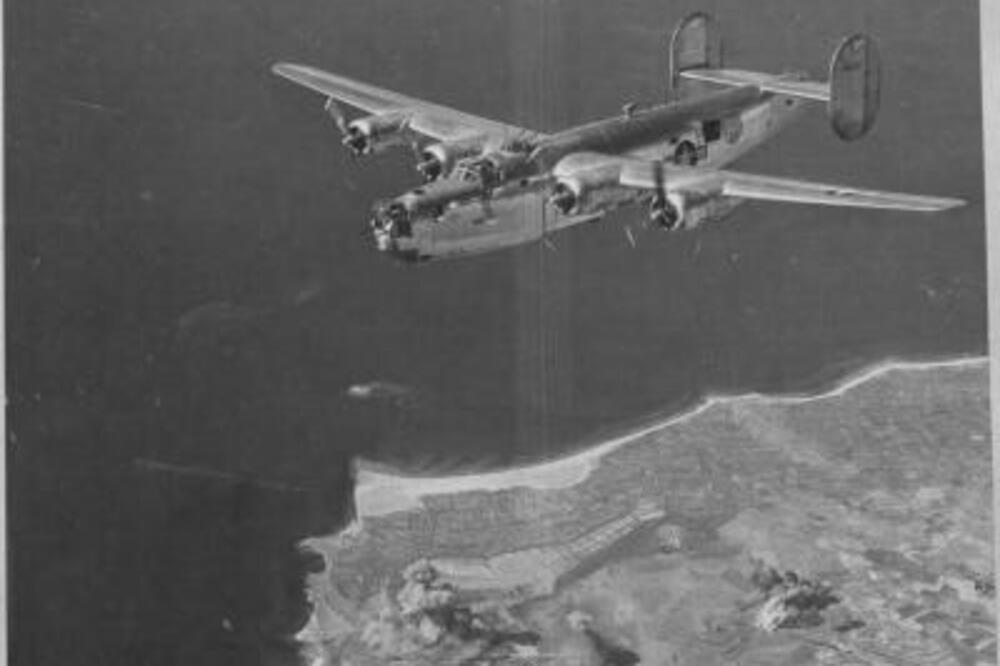 B-24 liberator iznad jadranske obale, Foto: Privatna arhiva