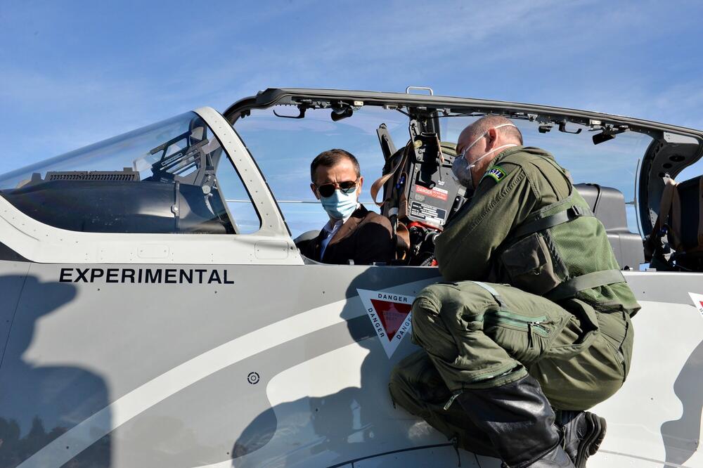 Predrag Bošković u modelu “A-29”, Foto: Ministarstvo odbrane