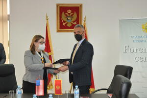Ambasada SAD donirala opremu Forenzičkom centru Uprave policije