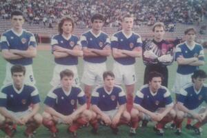 Ovo je posljednja fotografija fudbalskog tima SFR Jugoslavije,...