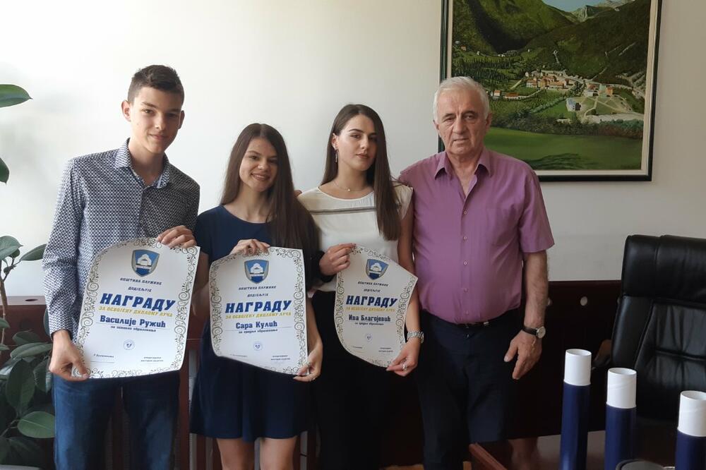 Dobitnici diplome "Luča", Foto: Opština Plužine