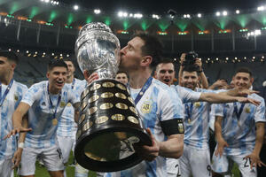Mesi skinuo prokletstvo, Argentina slavi prvi trofej poslije 28...
