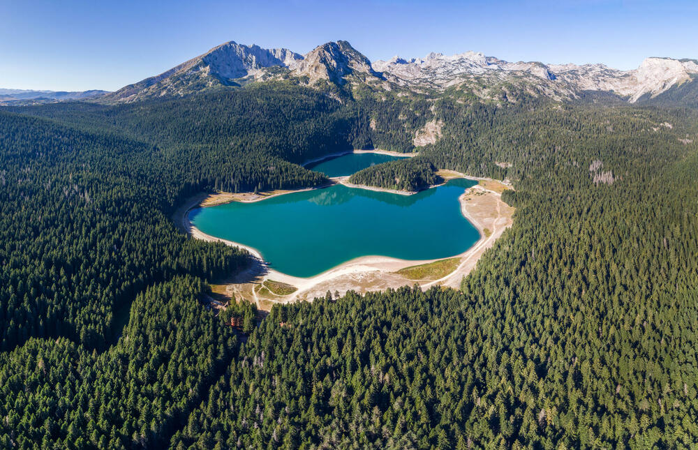 the lake is called 'durmitor eyes'