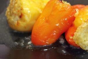 Zgodno lagano jelo: Paprika punjena krompirom