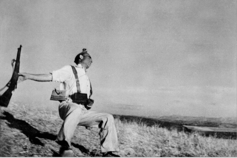 Vjerovatna najslavnija fotografija Španskog rata - Pali vojnik Roberta Kape, Foto: Robert Capa