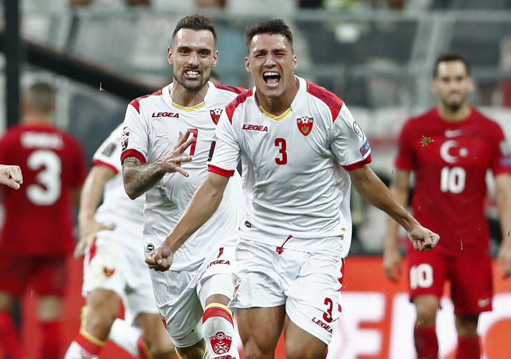 Vešović i Radunović proslavljaju pogodak protiv Turske