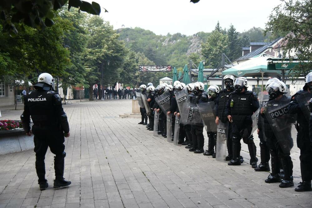 Policija na Cetinju, Foto: Luka Zeković