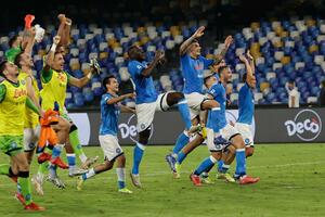 Napoli šest od šest, Napolitanci uživaju u fudbalu