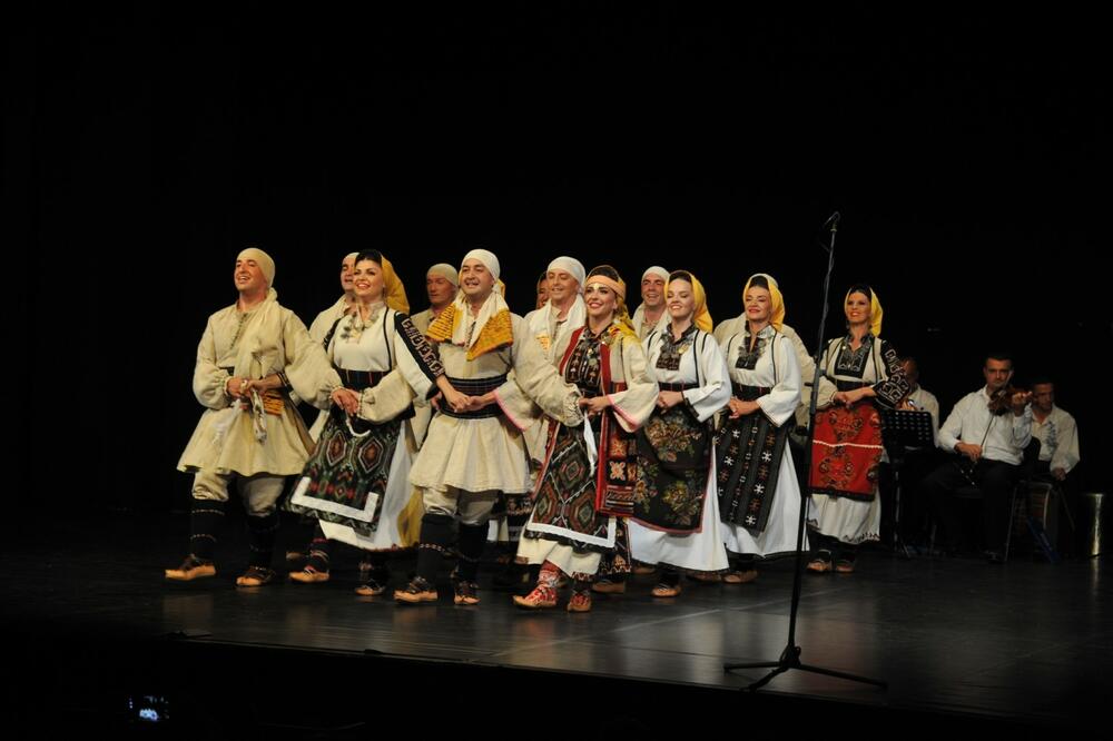 Folklorni ansambl “Venac”, Foto: Privatna arhiva