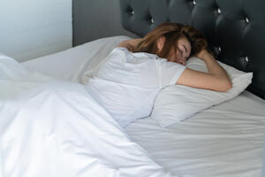 Leđa vas mogu boljeti zbog položaja u kojem spavate: Najbolji je...