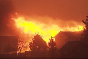 Više stotina domova uništeno u požarima u Koloradu
