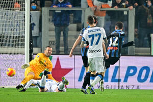 Neriješeno u derbiju kola, Inter noći na vrhu