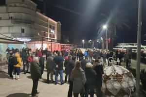 Protest građana u Tivtu: "Povratak DPS-a bi bio farsa i izdaja"
