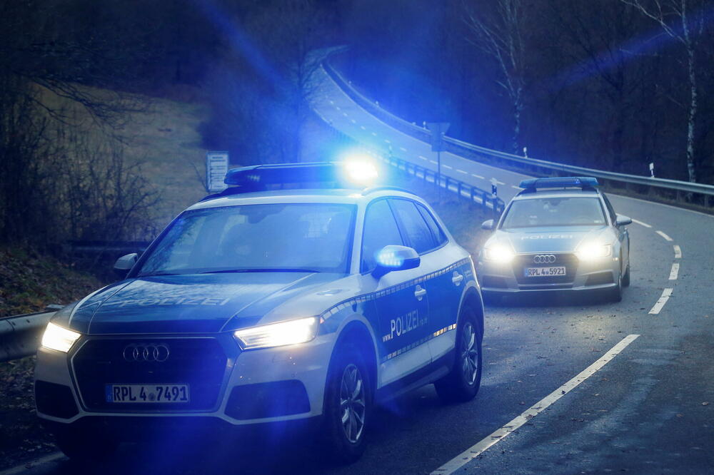 Njemačka policija obezbjeđuje zonu u kojem je ubijeno dvoje njihovih kolega, Foto: REUTERS