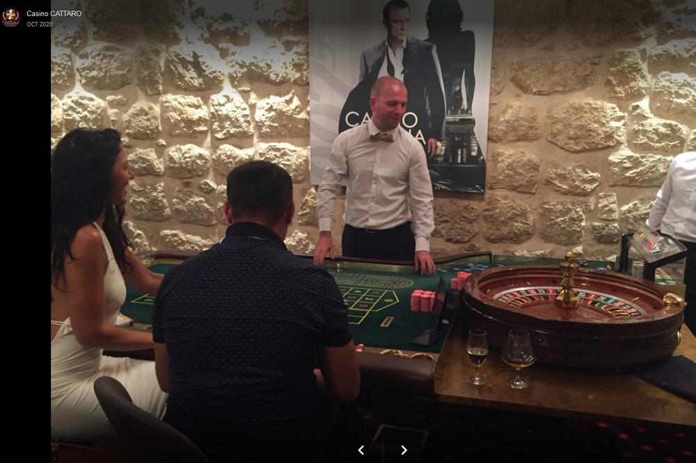 Jedna od fotografija sa društvenih mreža iz oktobra prošle godine koja potvrđuje da se  stolovi koriste i da priređivač reklamira igre za koje nema licencu, Foto: casino Cattaro