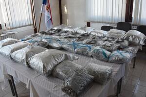 U Novom Pazaru uhapšeni državljani Crne Gore, zaplijenjeno 63 kg...